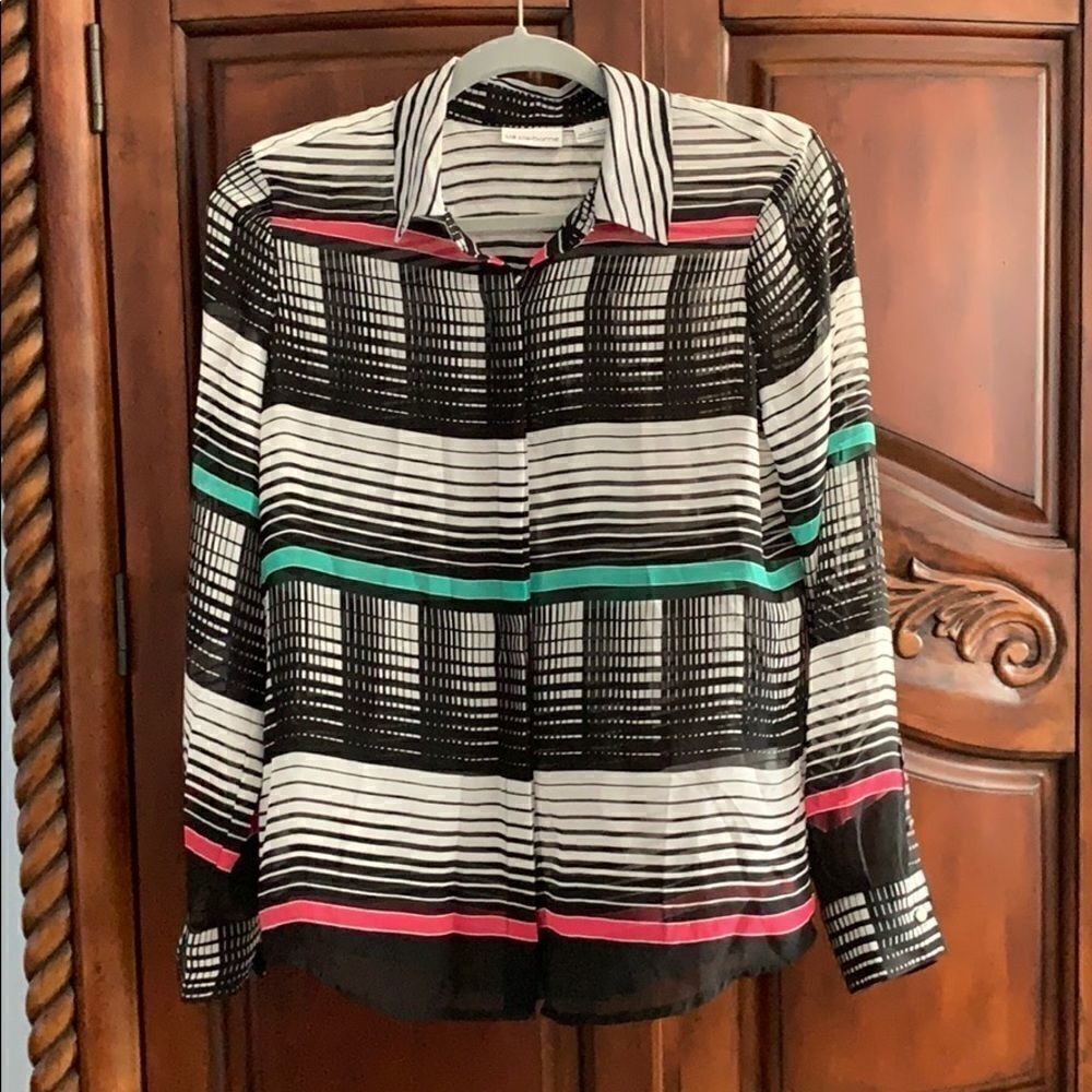 Liz Claiborne printed button up shirt - size S